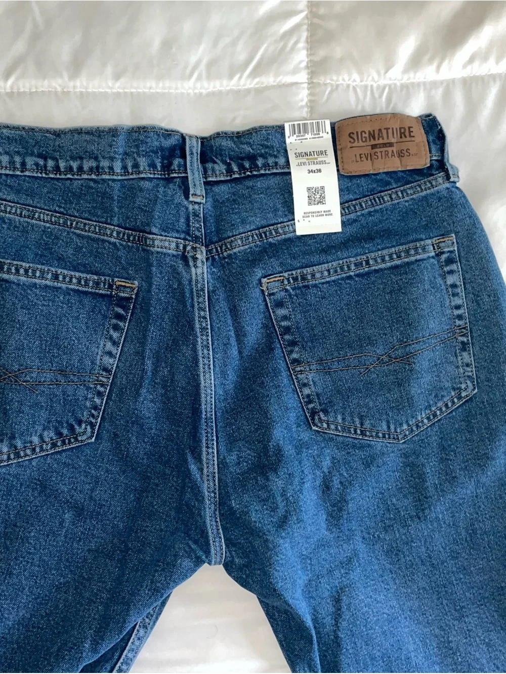 Signature by Levi Strauss Men's Light Blue Bootcut Jeans